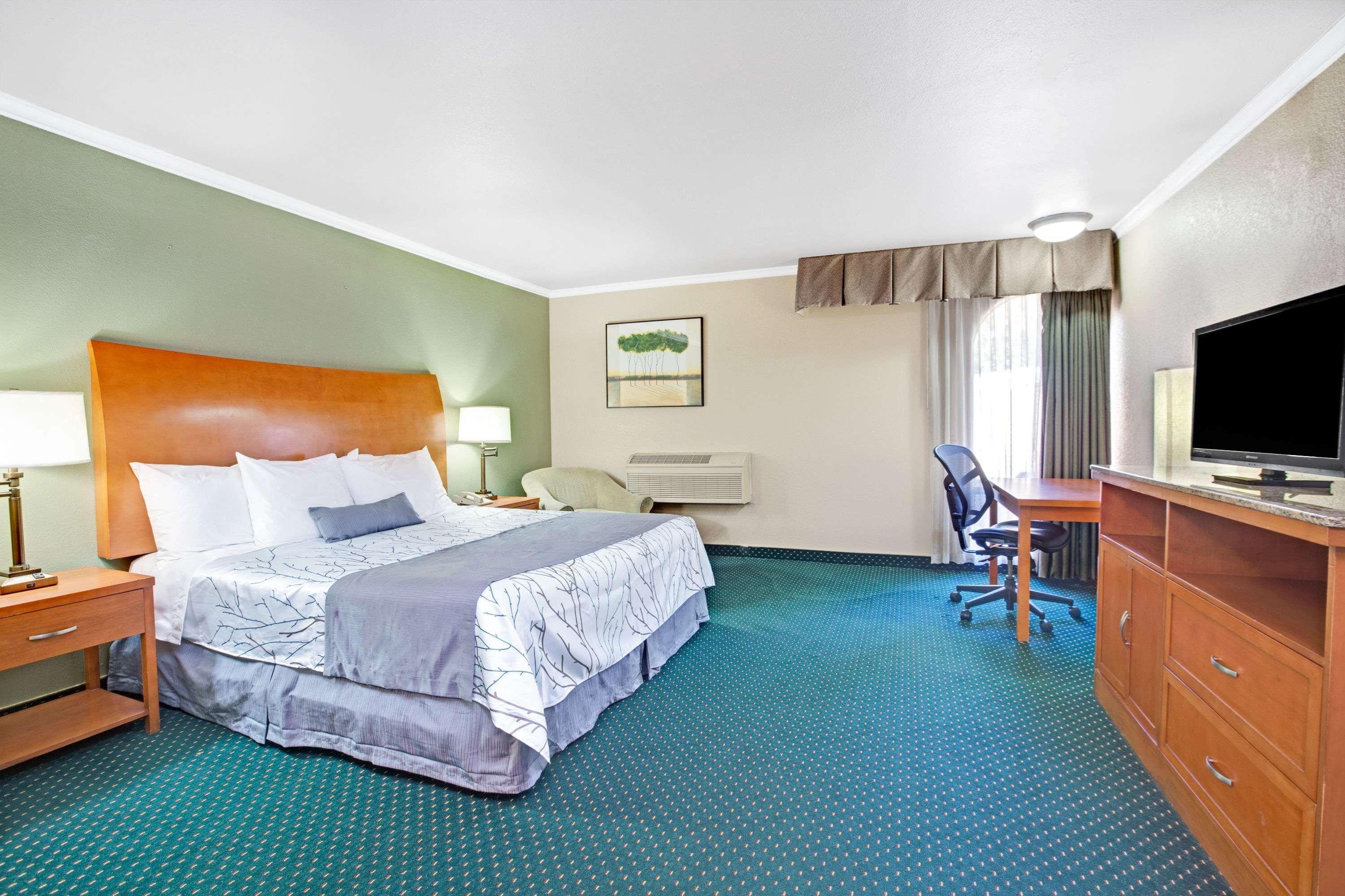 Days Inn By Wyndham San Jose Convention Center Экстерьер фото