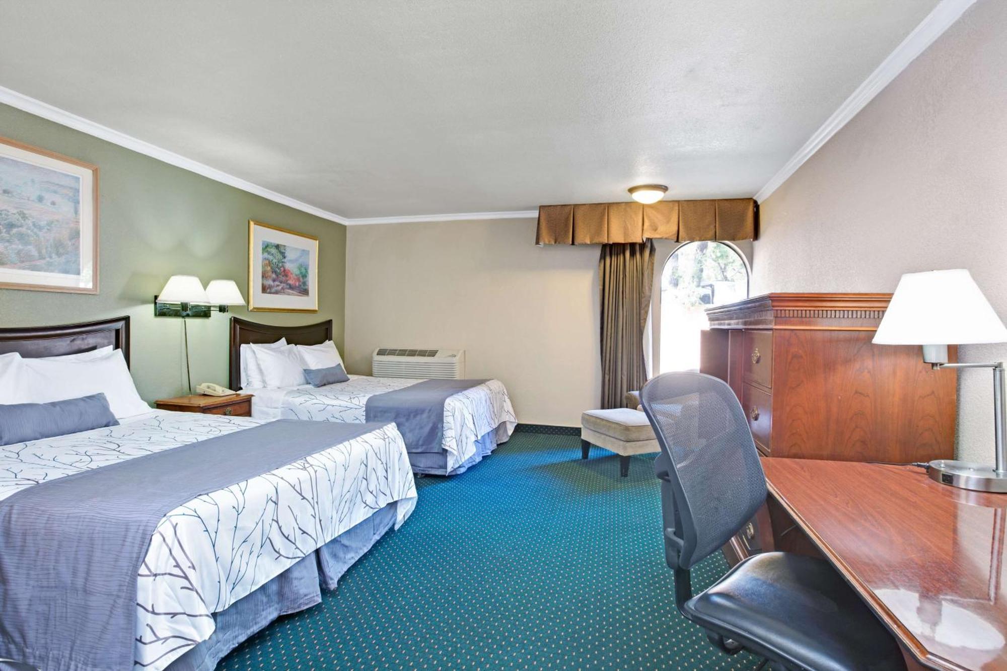 Days Inn By Wyndham San Jose Convention Center Экстерьер фото